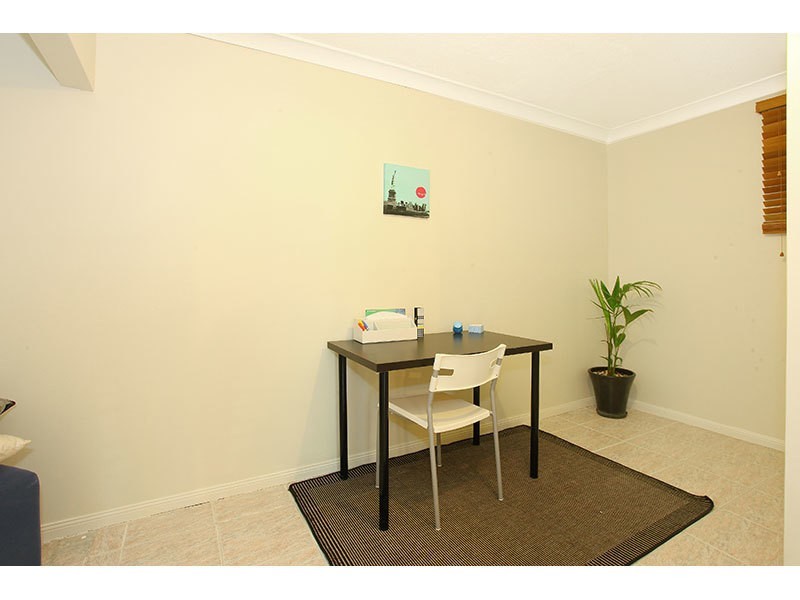 4 Ivy Street, Carrara QLD 4211