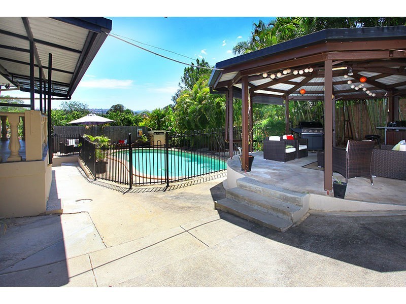 4 Ivy Street, Carrara QLD 4211