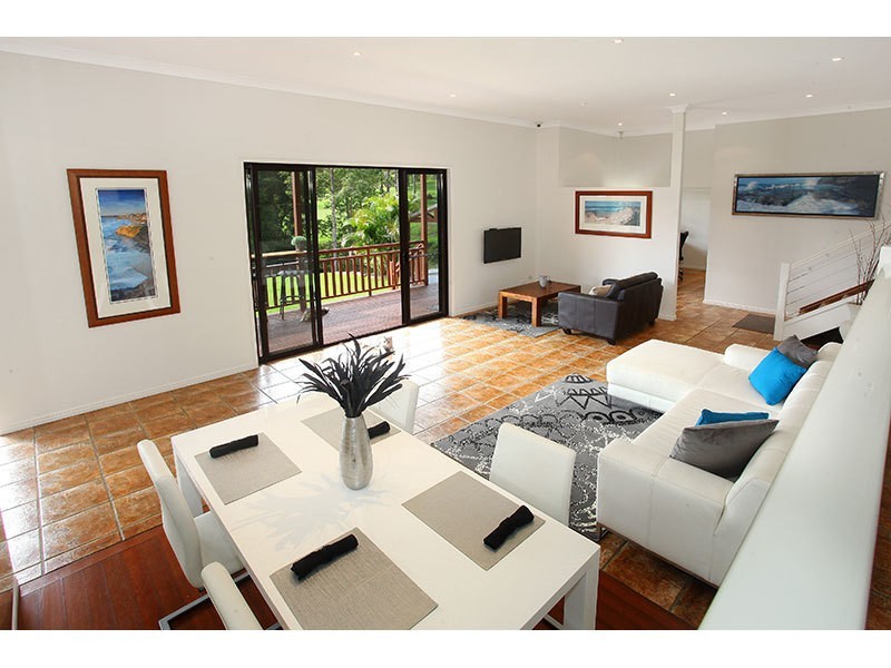 40 Henri Robert Drive, Clagiraba QLD 4211