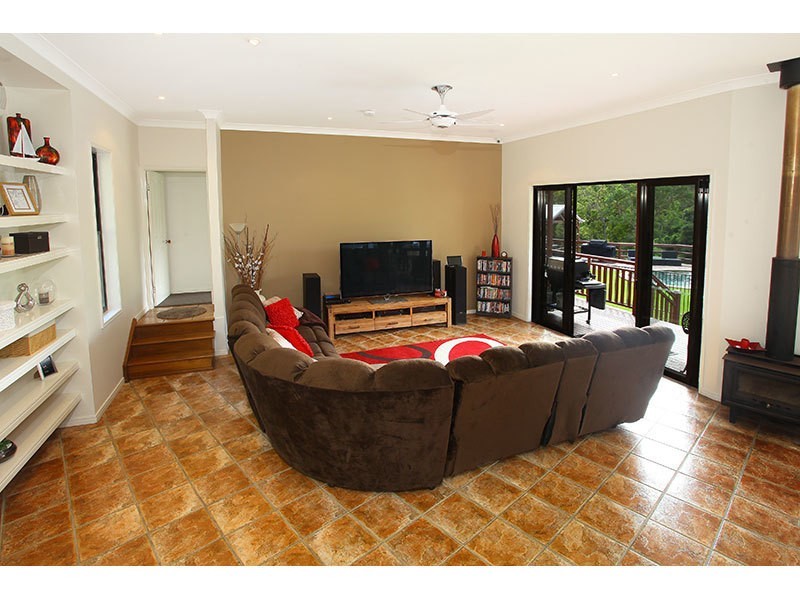 40 Henri Robert Drive, Clagiraba QLD 4211