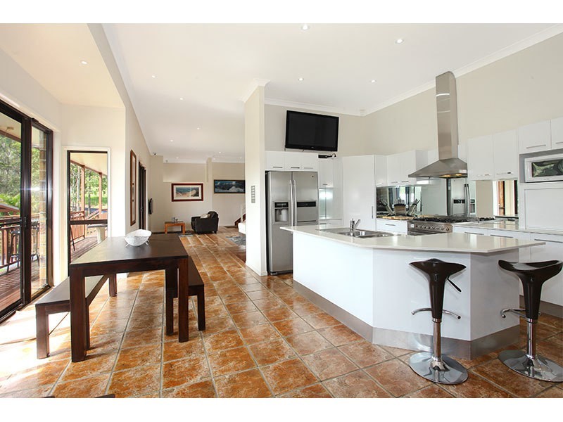 40 Henri Robert Drive, Clagiraba QLD 4211