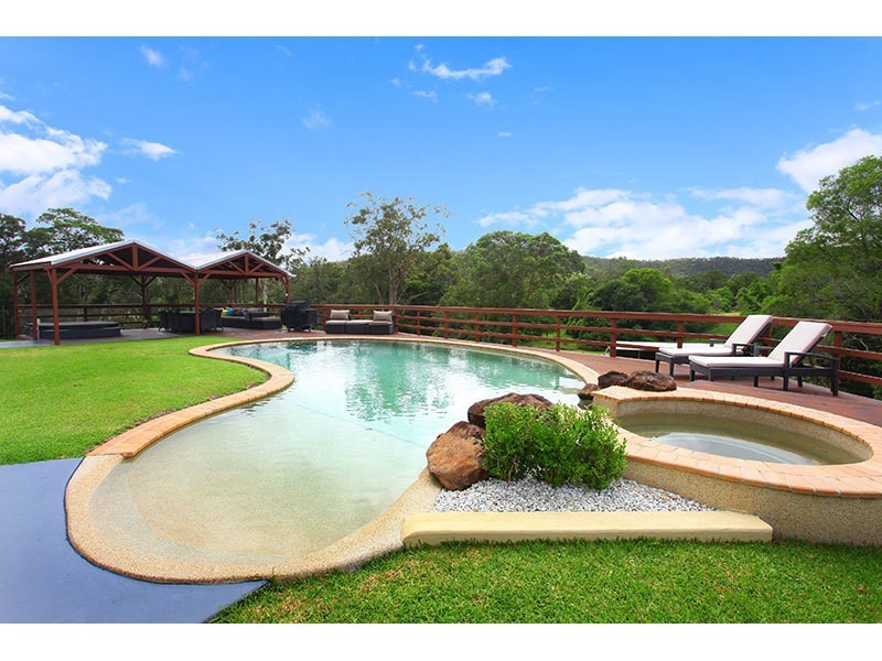 40 Henri Robert Drive, Clagiraba QLD 4211