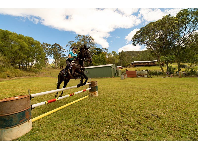 40 Henri Robert Drive, Clagiraba QLD 4211