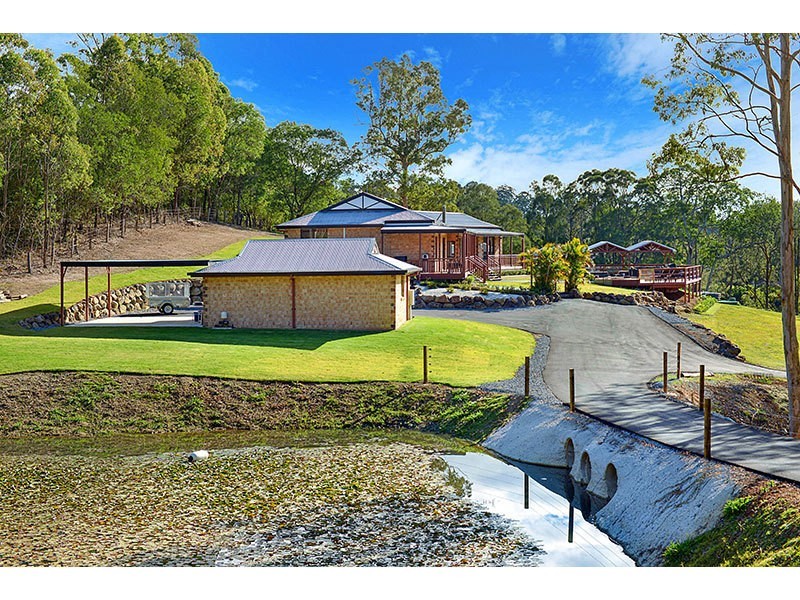 40 Henri Robert Drive, Clagiraba QLD 4211