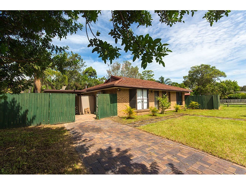 8 Bluestone Drive, Carrara QLD 4211