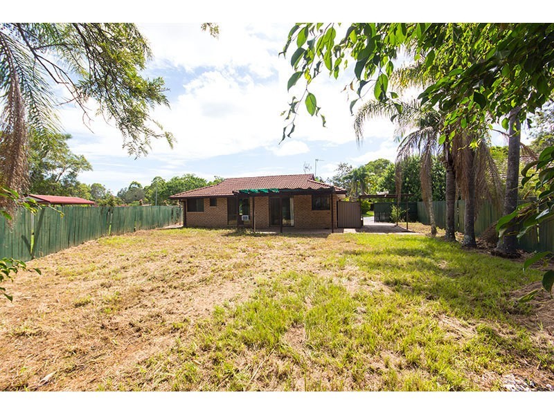 8 Bluestone Drive, Carrara QLD 4211