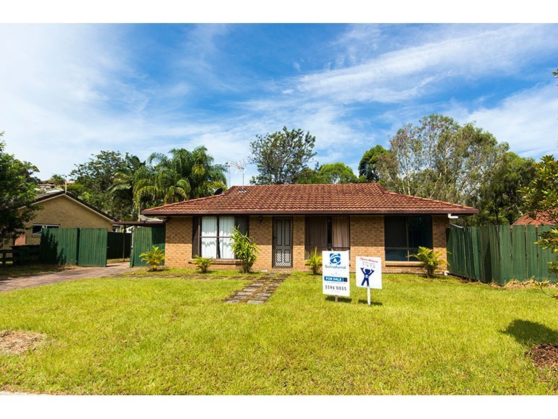 8 Bluestone Drive, Carrara QLD 4211