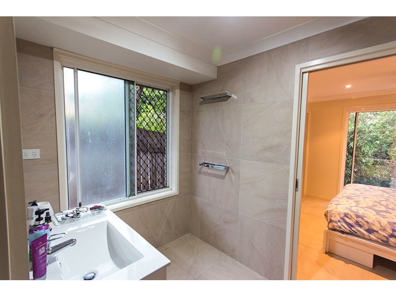 31a Ben Lomond Drive, Highland Park QLD 4211