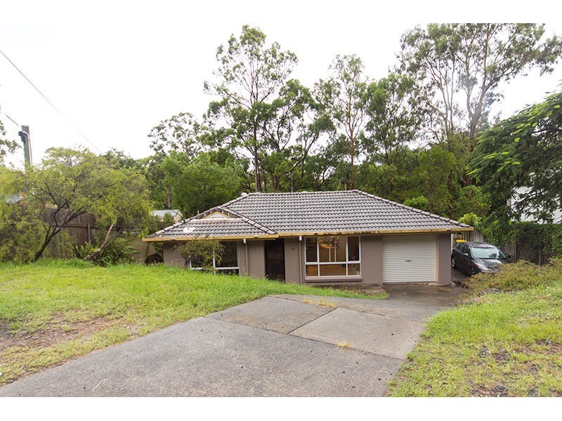 31a Ben Lomond Drive, Highland Park QLD 4211