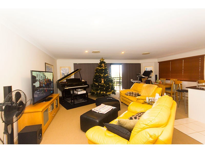 33/2 Ridgeline Way, Highland Park QLD 4211