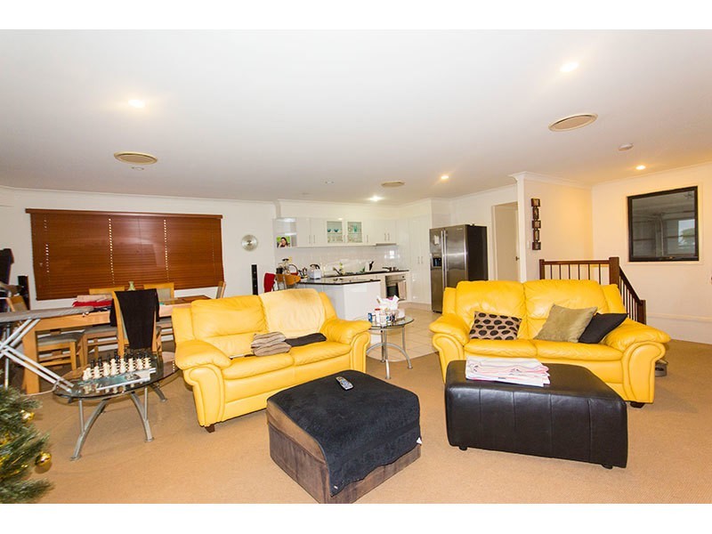 33/2 Ridgeline Way, Highland Park QLD 4211