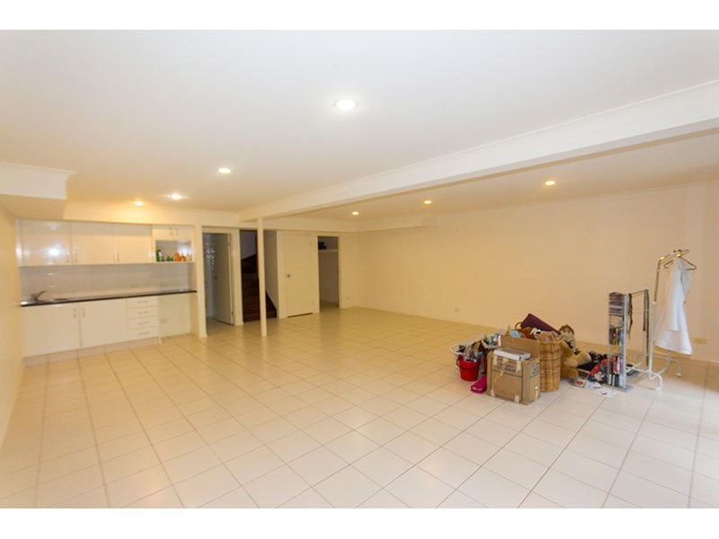 33/2 Ridgeline Way, Highland Park QLD 4211