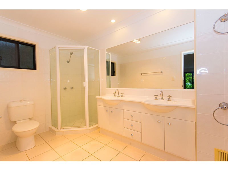 33/2 Ridgeline Way, Highland Park QLD 4211