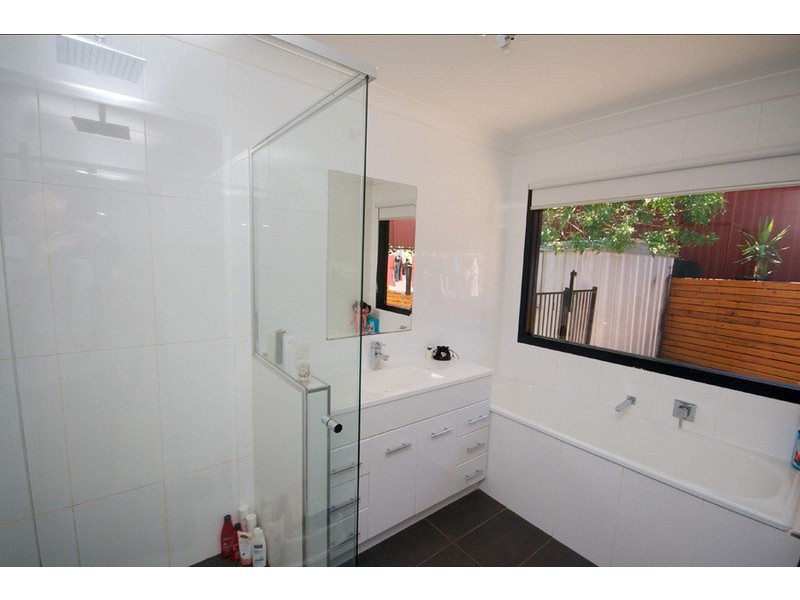 9 Goodman Close, Highland Park QLD 4211