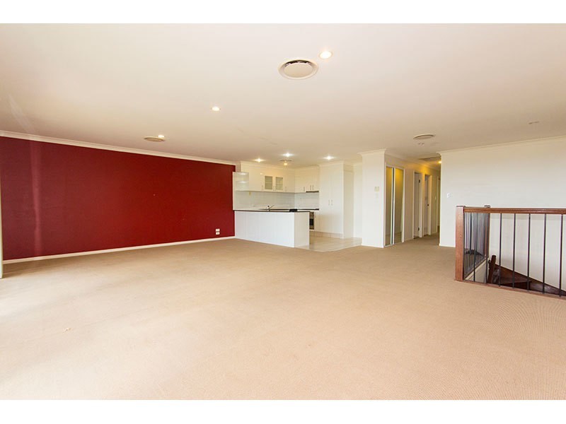 28/2 Ridgeline Way, Highland Park QLD 4211