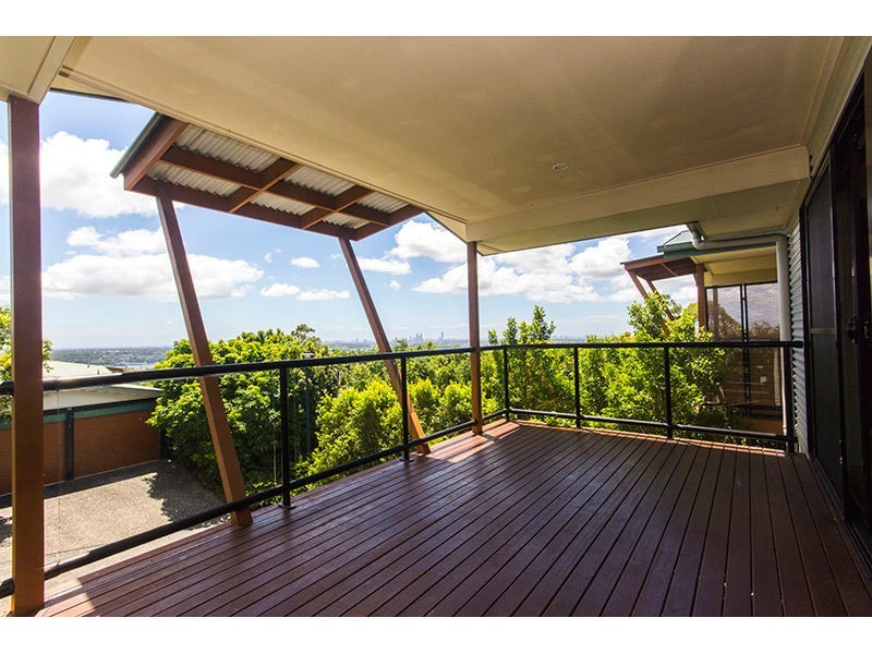 28/2 Ridgeline Way, Highland Park QLD 4211