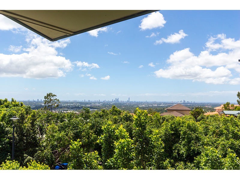 28/2 Ridgeline Way, Highland Park QLD 4211