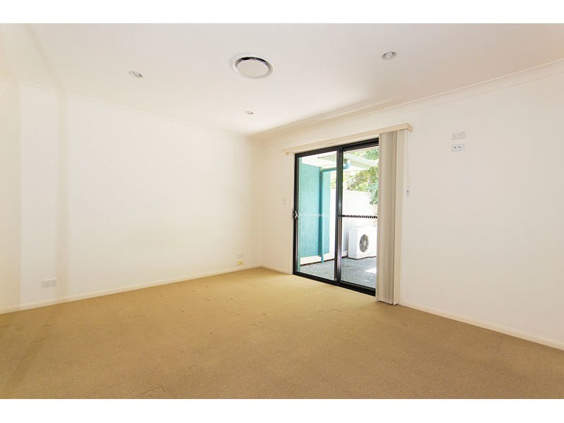 28/2 Ridgeline Way, Highland Park QLD 4211