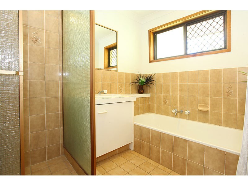 36 Hammond Drive, Gaven QLD 4211