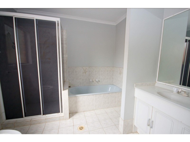 19 Woolmere Street, Carrara QLD 4211