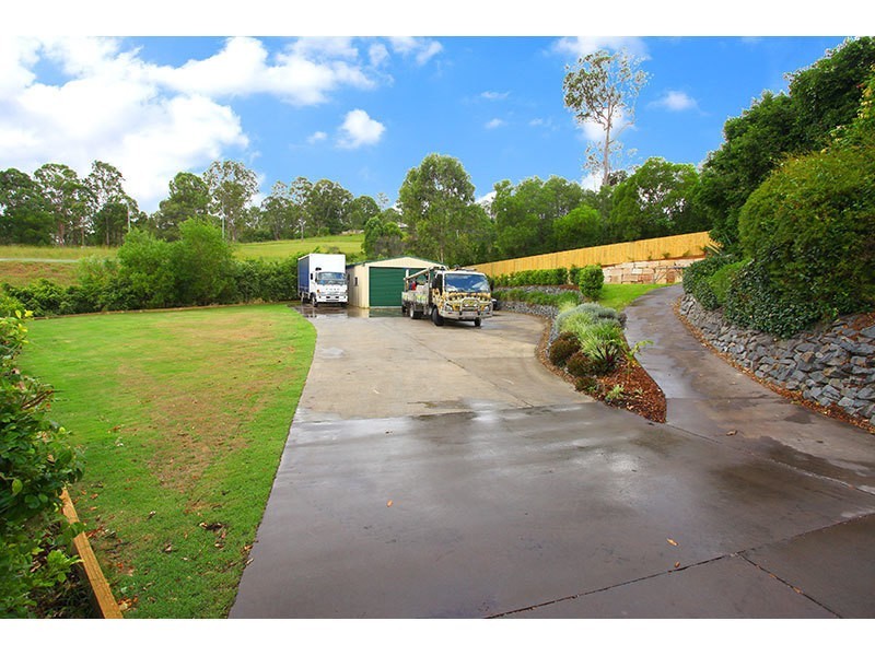 10 Pasture Place, Mount Nathan QLD 4211