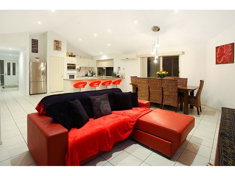 10 Pasture Place, Mount Nathan QLD 4211