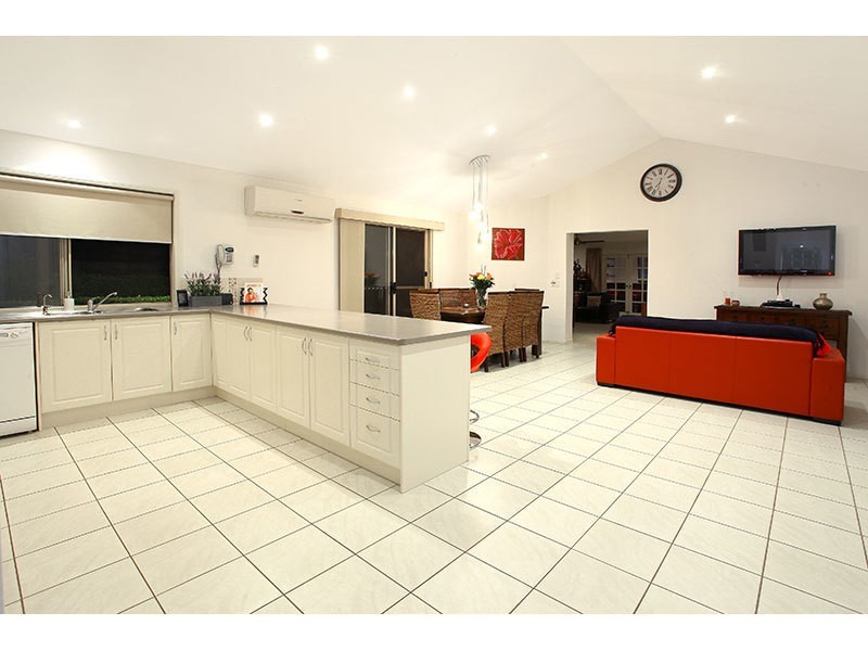 10 Pasture Place, Mount Nathan QLD 4211
