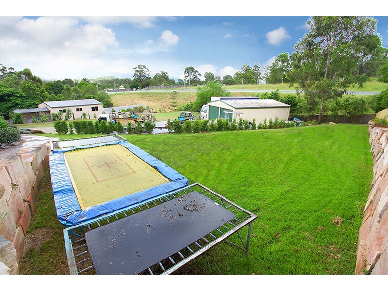 10 Pasture Place, Mount Nathan QLD 4211