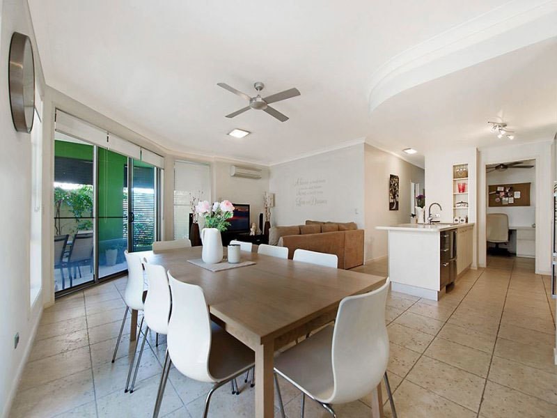 3045 Everglade Avenue, Carrara QLD 4211