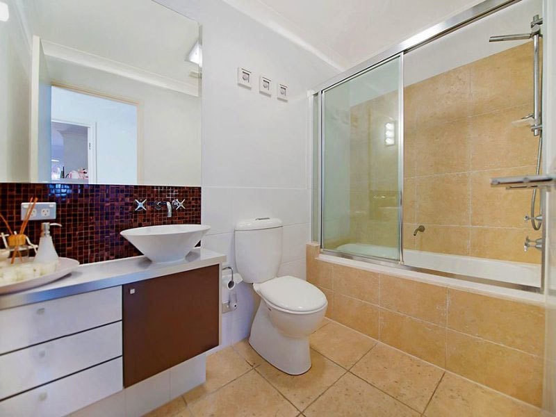 3045 Everglade Avenue, Carrara QLD 4211