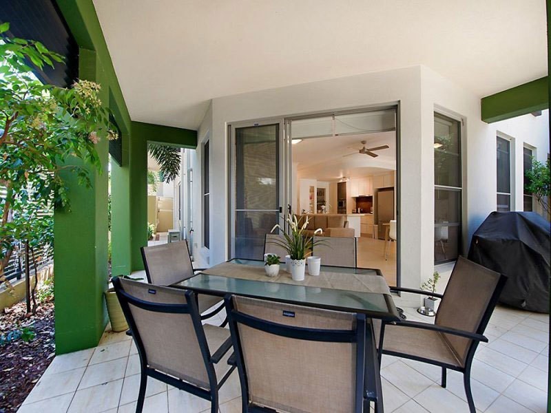 3045 Everglade Avenue, Carrara QLD 4211