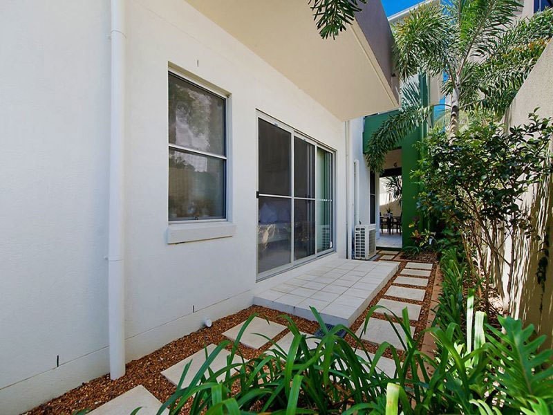 3045 Everglade Avenue, Carrara QLD 4211