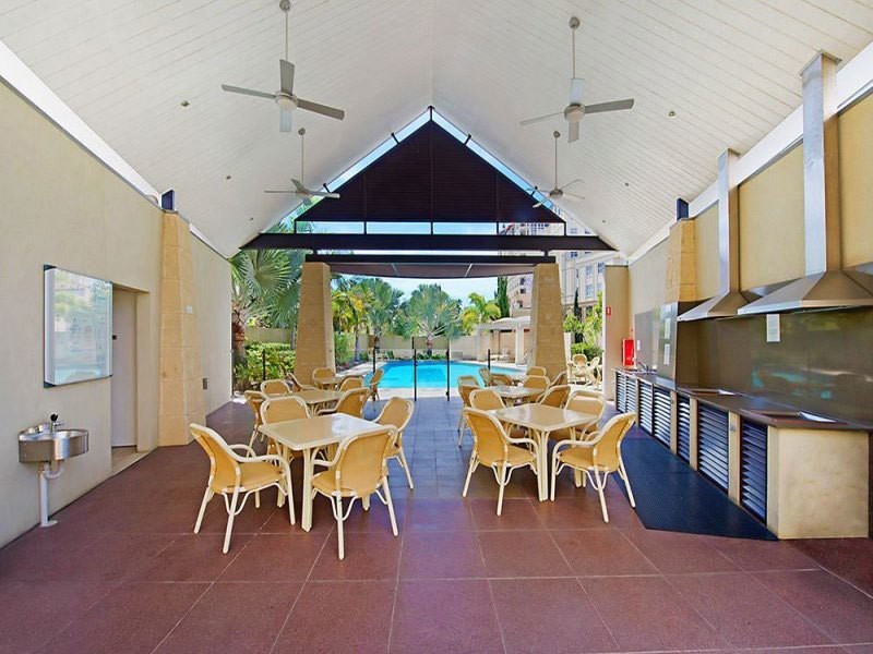 3045 Everglade Avenue, Carrara QLD 4211