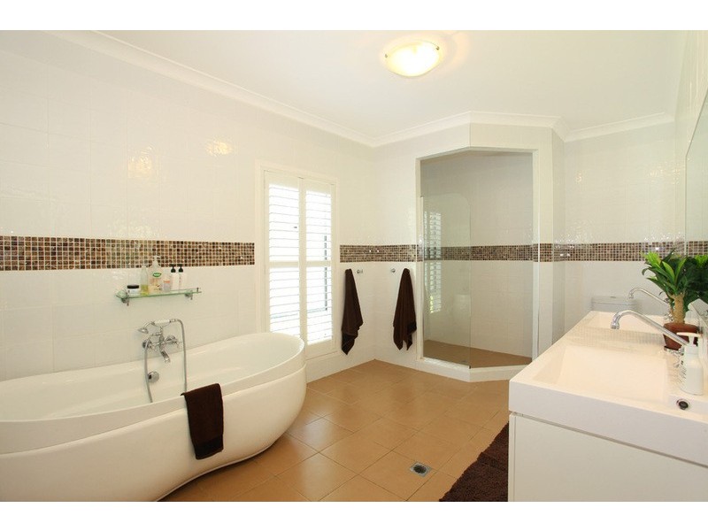 34 Lawnhill Drive, Nerang QLD 4211