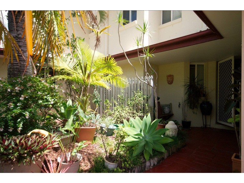 8/102 Alexander Drive, Highland Park QLD 4211