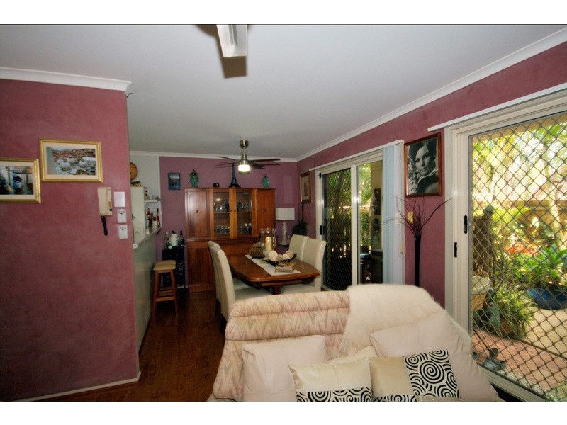 8/102 Alexander Drive, Highland Park QLD 4211