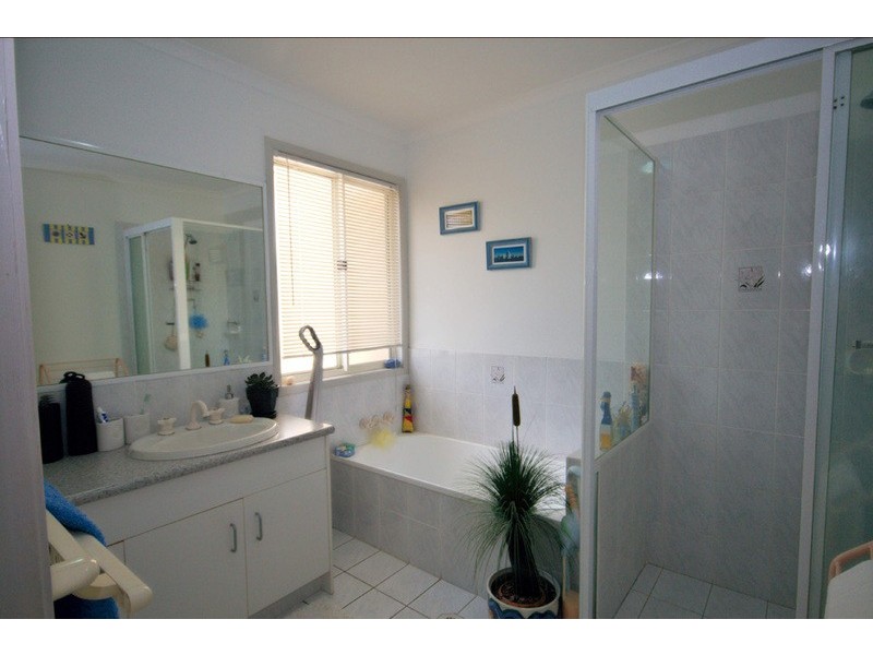 8/102 Alexander Drive, Highland Park QLD 4211