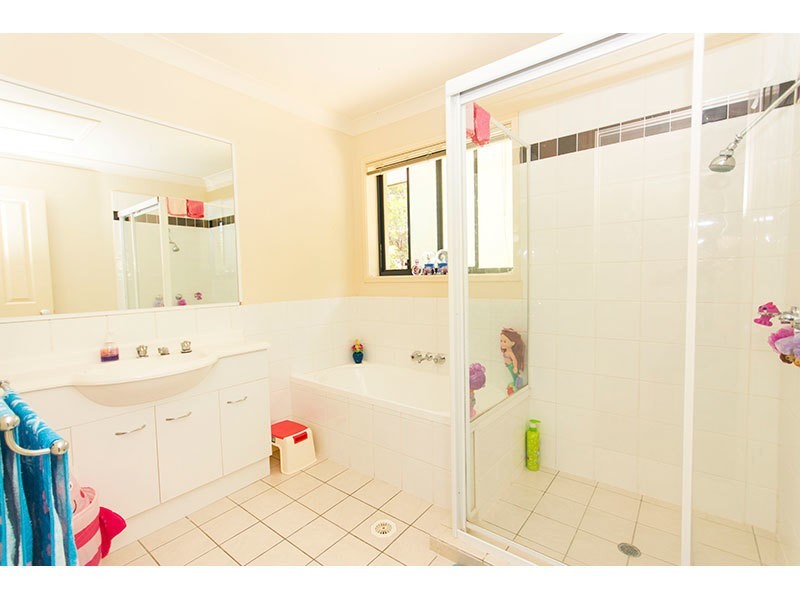 2/20 Paddington Drive, Carrara QLD 4211