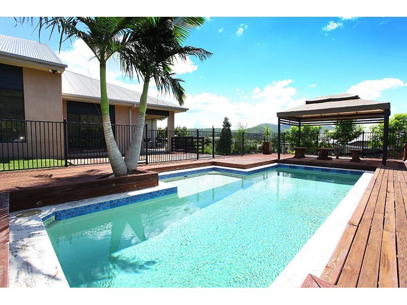 10 Greenacre Way, Maudsland QLD 4210