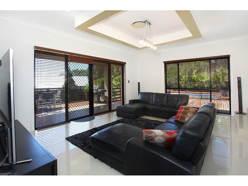 10 Greenacre Way, Maudsland QLD 4210
