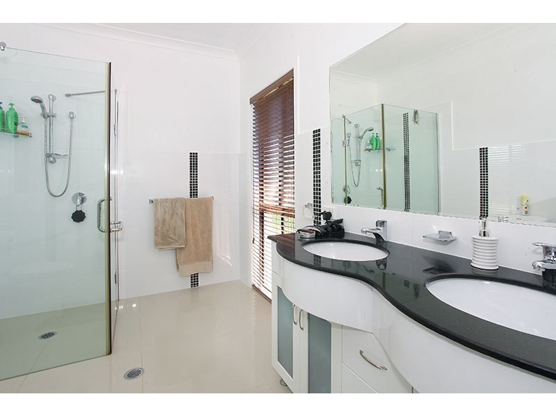 10 Greenacre Way, Maudsland QLD 4210