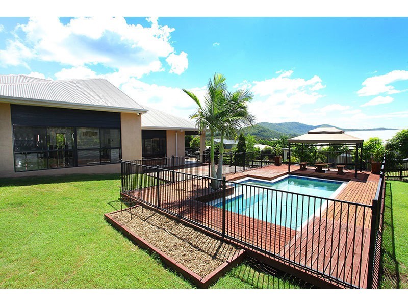 10 Greenacre Way, Maudsland QLD 4210