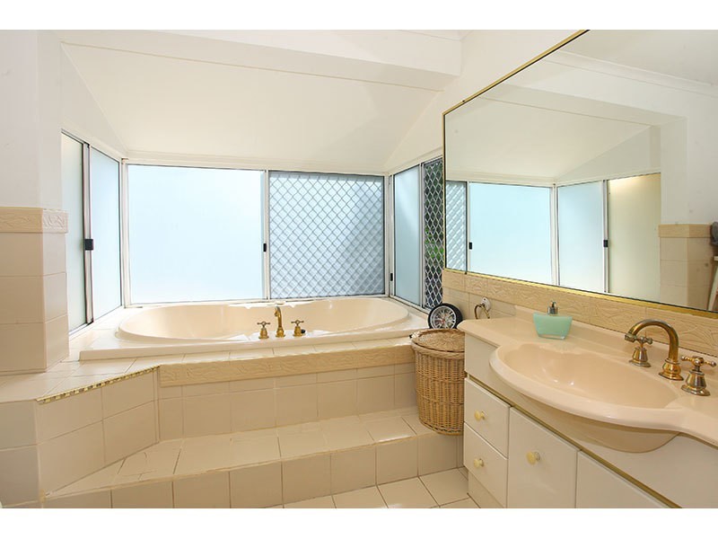 34 The Spur, Worongary QLD 4213