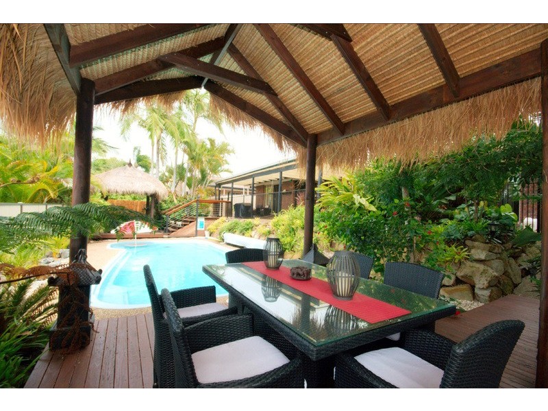 6 Armstrong Way, Highland Park QLD 4211