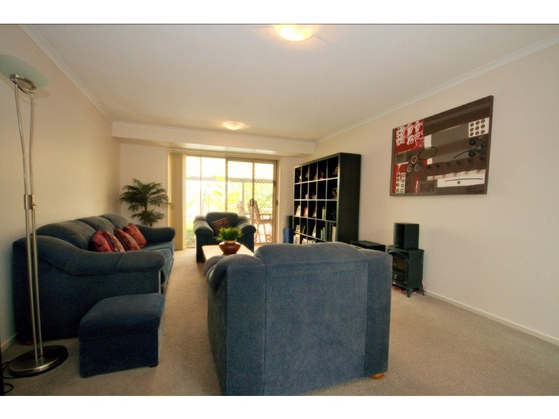 6 Armstrong Way, Highland Park QLD 4211