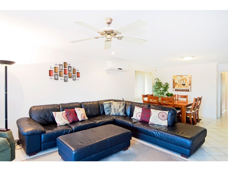 6 Armstrong Way, Highland Park QLD 4211