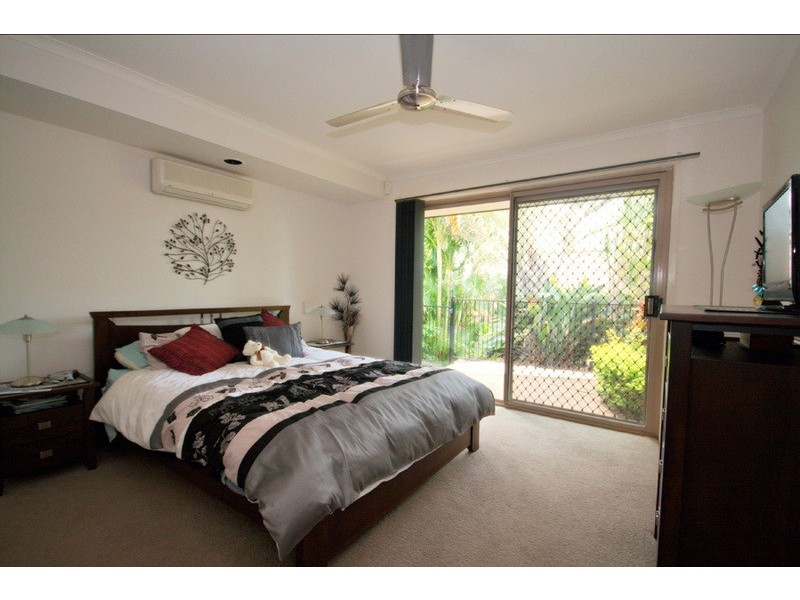 6 Armstrong Way, Highland Park QLD 4211