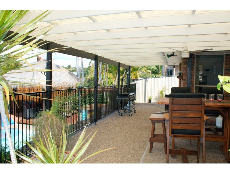 6 Armstrong Way, Highland Park QLD 4211