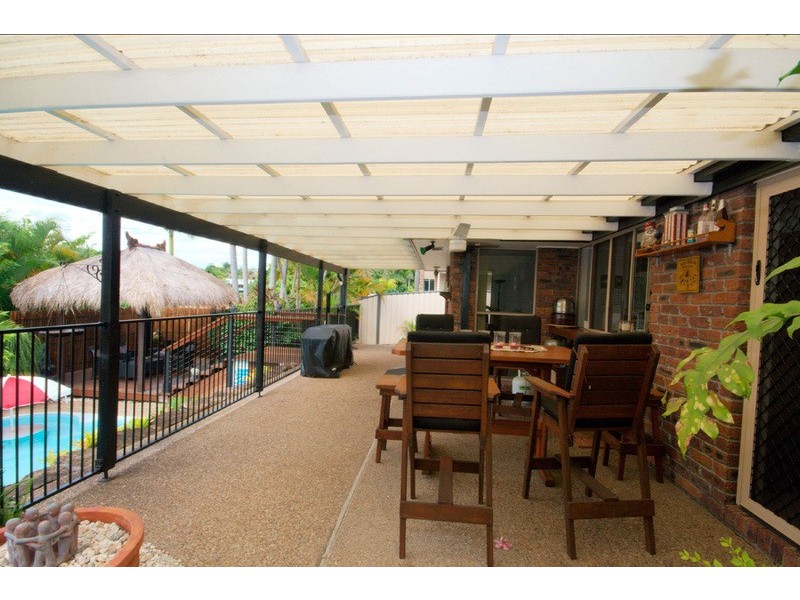 6 Armstrong Way, Highland Park QLD 4211