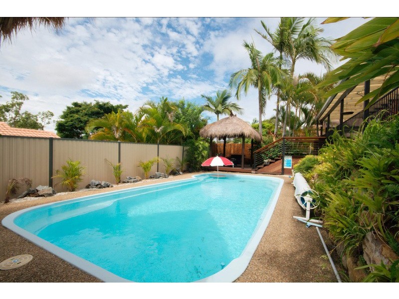 6 Armstrong Way, Highland Park QLD 4211